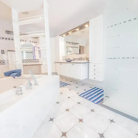 Du Vivier Near Durbuy Swimming Pool And Sauna *