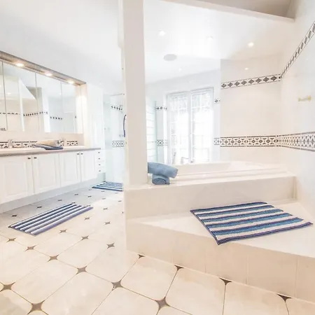 Du Vivier Near Durbuy Swimming Pool And Sauna Villa