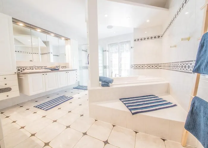 Du Vivier Near Durbuy Swimming Pool And Sauna Villa